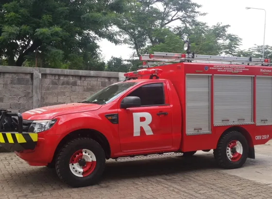 AIRPORT CRASH TENDER RAVIN INTERVENTION VEHICLE TYPE IV 1 20141226_114823