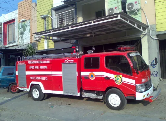 FIRE TRUCK FT DOUBLE CABIN  4 fire_truck_2500__4000_l_double_cabin_5